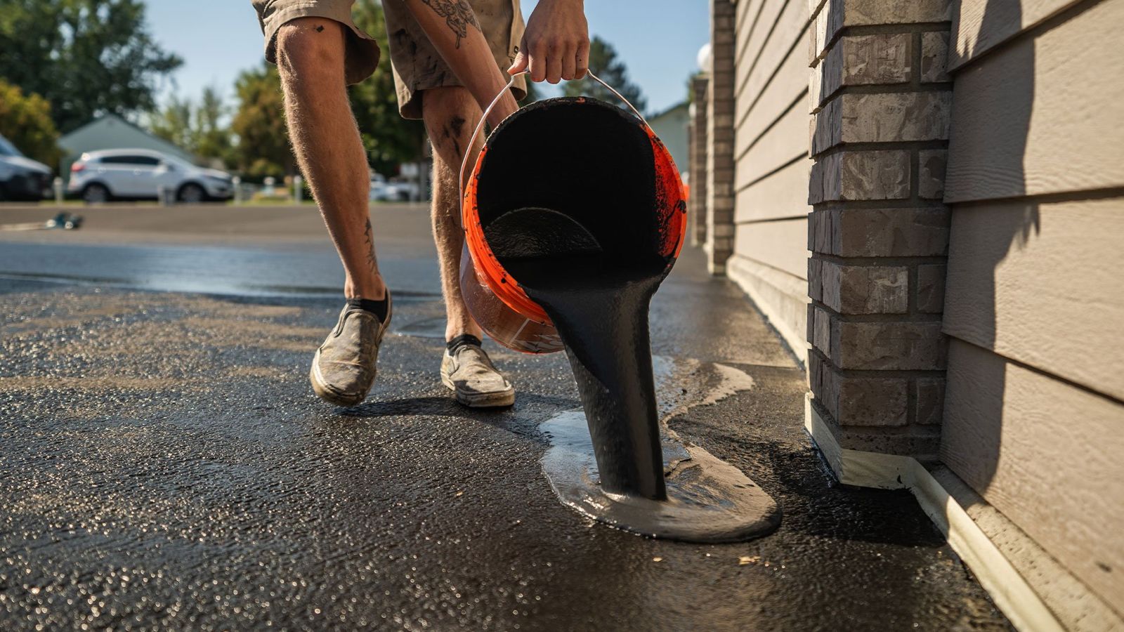 Leggari asphalt coating system