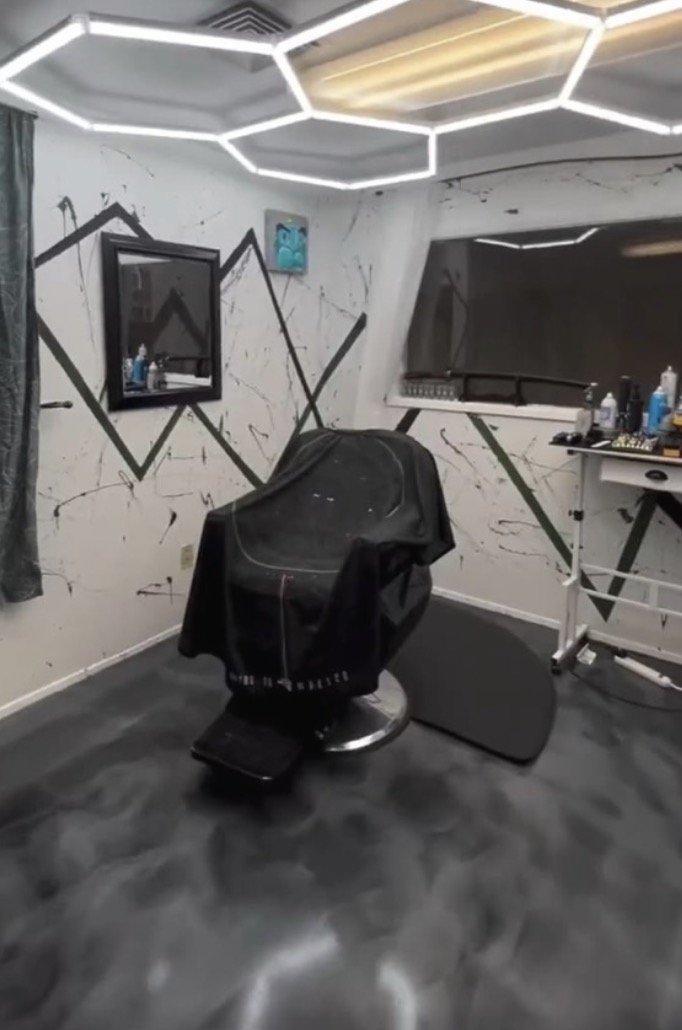 Smoked charcoal metallic - barber studio
