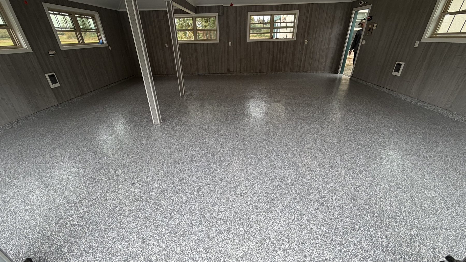 Gray and white flake with blue hints - garage