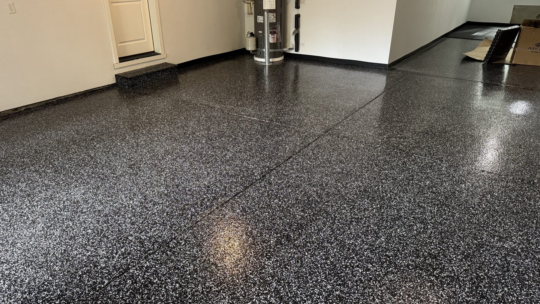 Black with white flake, gloss coat