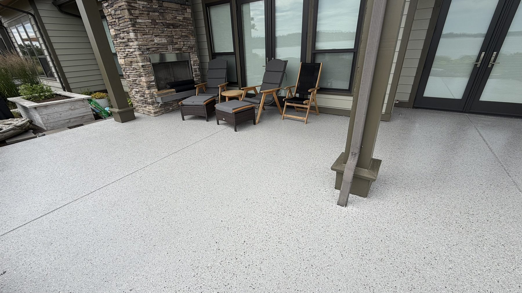 Outdoor fireplace patio, light gray flake