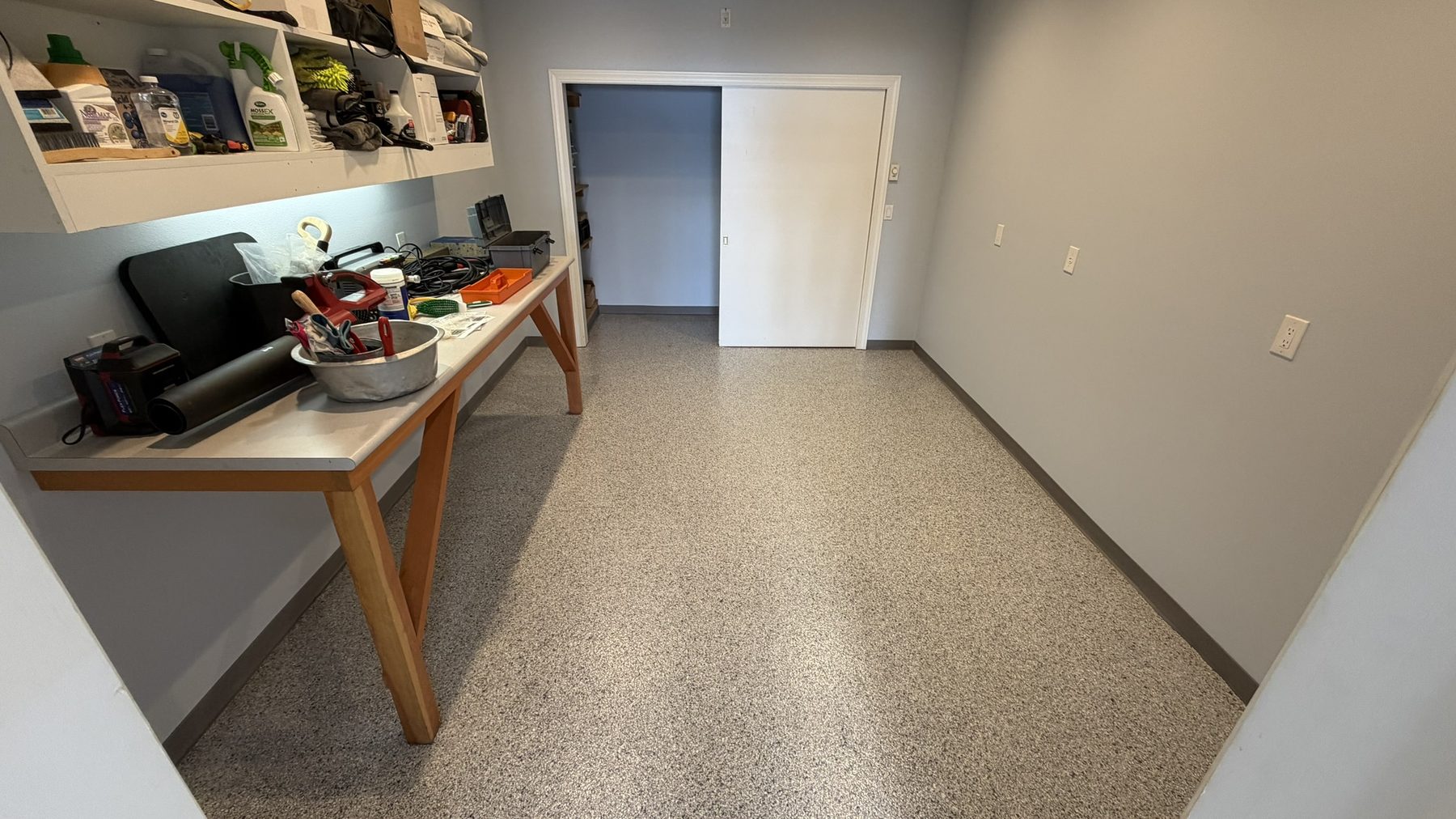 Utility room, flake with baseboard trim